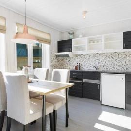 Small Cozy apartment with Wi-Fi, hotel v destinaci Tjørhom