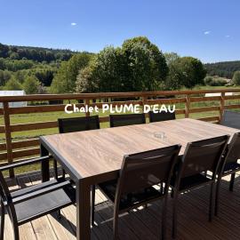 Chalet PLUME D'EAU - jacuzzi, piscine et pétanque, מלון בGerbépal