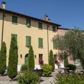 AGRITURISMO BORGO DEL MINCIO, hotelli kohteessa Volta Mantovana