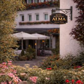 Hotel ALMA, готель у місті Wassenberg