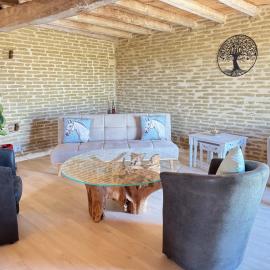Gîte 4 places - vue Pyrénées - Nid du Verdier, Lauragais, hotel in Cintegabelle