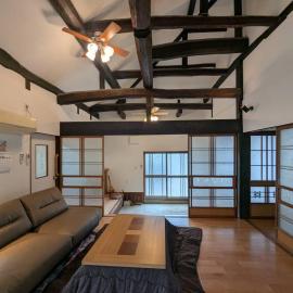 古民家農家民宿シュエ, hotel v destinácii Tsuburi