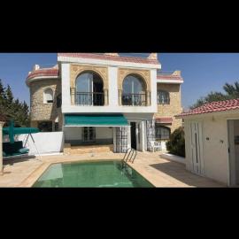 Villa Exclusive avec Piscine Privée Séjour de Rêve, Hotel in Yasmine