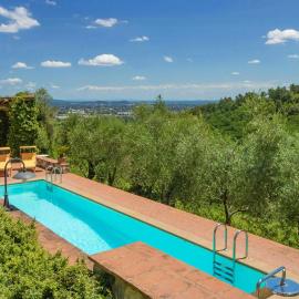 Apartment With Terrace And Pool Near Lucca