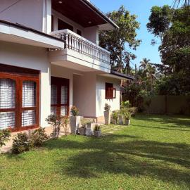 Cozy Home 15 mins from Colombo Airport, hotel a Ekala