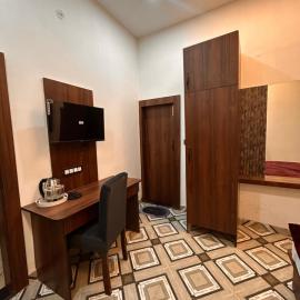Town Table Restaurant Banquet & Hotel, Hotel in Fatehgarh
