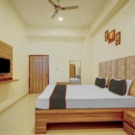 Saria Hotel & Banquet Hall, hotelli kohteessa Chapram