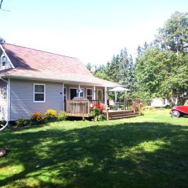 Little Eden Summer Beach Home, hotell sihtkohas Long Creek