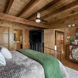 The Lodge at Smith Lake | Ideal Multi-Family Cabin, viešbutis mieste Kulmanas