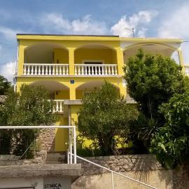Apartment Stinica 26 E, hotel i Jablanac