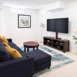 Cozy Guest Suite with Private Bathroom & Entrance, hotel in Milton
