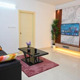 Ivory Serene By LuxeHomes Luxury 1BHK AC Near Airport Balcony Parking, hotel in Muthugadahalli