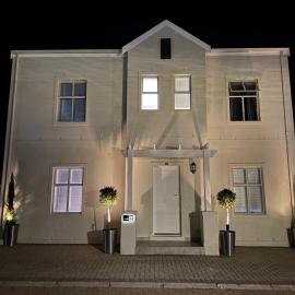 Villa Lyón - 4 Bed 4 Bath in residential Security Estate, hotel in Stellenbosch