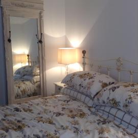 Cosy Coastal Lodge Walk to Beach Free Parking, hotel a Llantwit Major