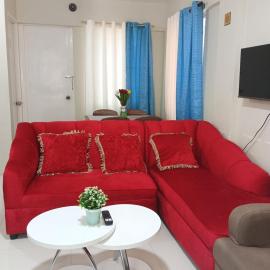 LazyDaze Pagadian Staycation -Wifi ,Netflix, Near Airport, מלון בפגדיאן