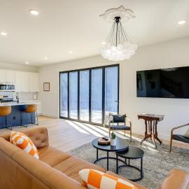 Historic Knoxville Home with Hot Tub & Skyline Views