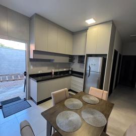 New House, Long Stay, hotel in Maringá