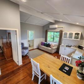 Hillside Hideaway - Your Base for the Region, hotel din Cawongla