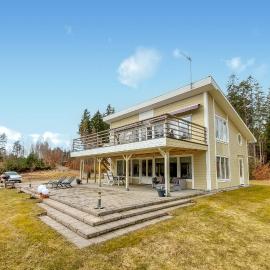 2 Bedroom Stunning Home In Bolmsö, hotelli kohteessa Bolmsö