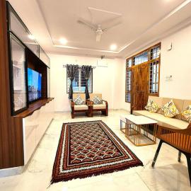 New Luxury Spacious 2BHK Close to Main Road SN