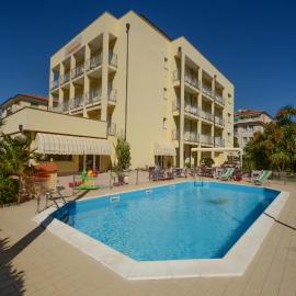 Residence Villa Gloria, hotel a Borgio Verezzi