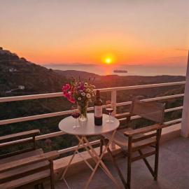 Aggelos & Melina studios - Enjoy sunset from Melina, hotel a Ioulida