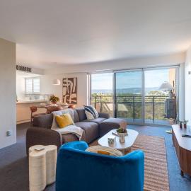 Premium top-floor apartment with stunning views, Hotel in North Adelaide