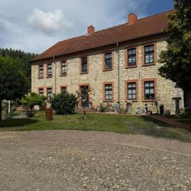 Fewo zum Klosterhof EG 1, hotel v destinácii Schwanebeck