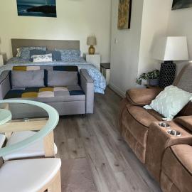 Basement studio apartment, hotel di Ballina