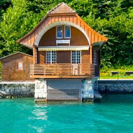 Concierge, Boat House Scenic Views by SwissHut, hotel din Sigriswil