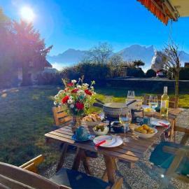 Concierge, Lake Thun/Alps Scenic Views by SwissHut, hotel u gradu Zigrisvil