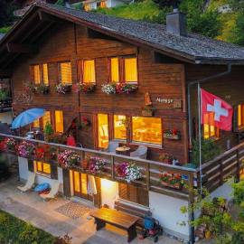 Lake Thun Alps Scenic Views and Concierge by SwissHut, hotel en Beatenberg