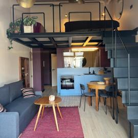 G Loft - Spacious Urban Apartment with Bathtub and Private Entrance, khách sạn ở Kaunas