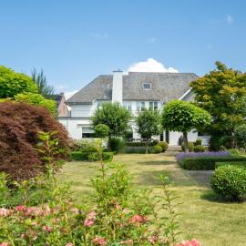 Unique villa 16p with sauna & large garden, 15 min from Maastricht