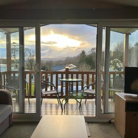 Skyview Cabin - Cosy, pet friendly with fireplace