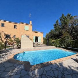 Villa with private pool and garden