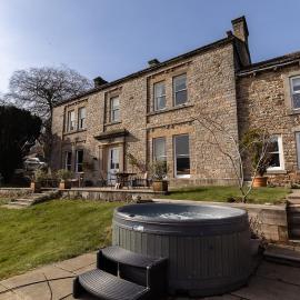 HAZEL BROW - Country House Retreat with Alpaca Walks, Farm & Hot Tub Rental Available