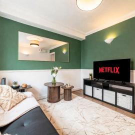 Chester House - 3 BDR House with Free Parking - Sleeps 8