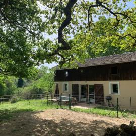 gîte la petite ferme Peyre, hotel in Créon-dʼArmagnac
