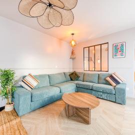 Disney Paris Cosy House Family