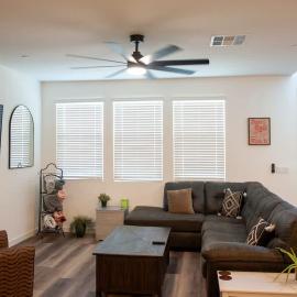 Modern 2BR Townhouse Near Water St & Vegas