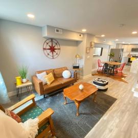 Chic Spacious Home - 5 Mins Ft Detrick & Hospital, hotel a Frederick