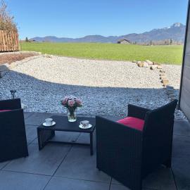 Studio mit Alpenblick und privaten Terrasse