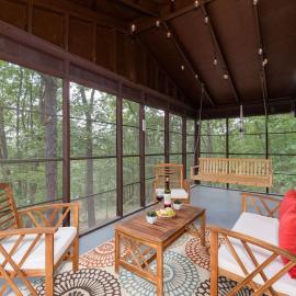 Cozy Romantic Cabin with Fire Pit Near Shenandoah NP, ξενοδοχείο σε Shenandoah