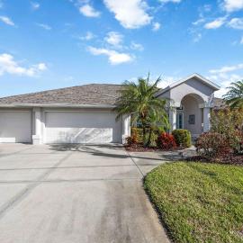 "3-Bedroom Oasis in Rotonda West Awaits"
