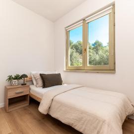 Oasis Apartments, hotel in Okrug Gornji