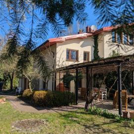 Ciche apartamenty w pięknym ogrodzie