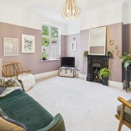 Large Boldmere 3BR Home with Parking Ideal for Families, Contractors & Groups