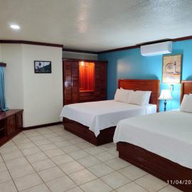 Fish Hook Marina Hotel、ゴルフィトのホテル