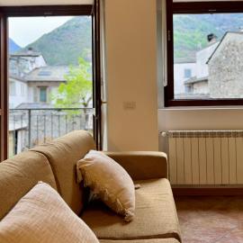 HolidayHouse - Balcony&View - Short walk to the Bernina Express, Hotel in Tirano